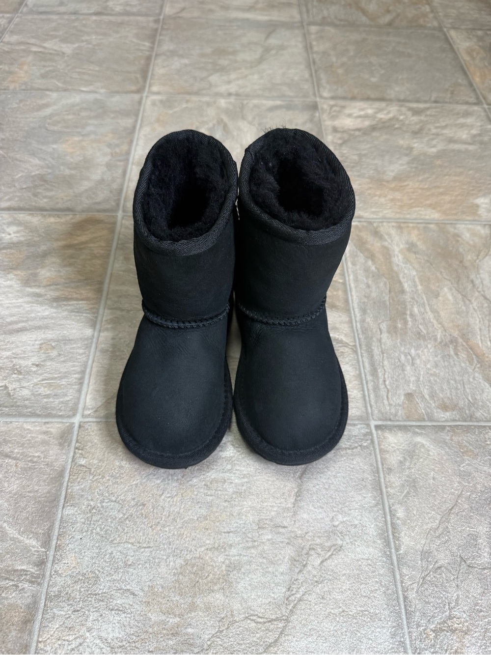 UGG Classic Short II Boot Metallic Black TD Shoe Size 9c Black Preowned